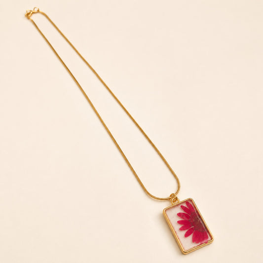 Gold Flower Pendant Necklace