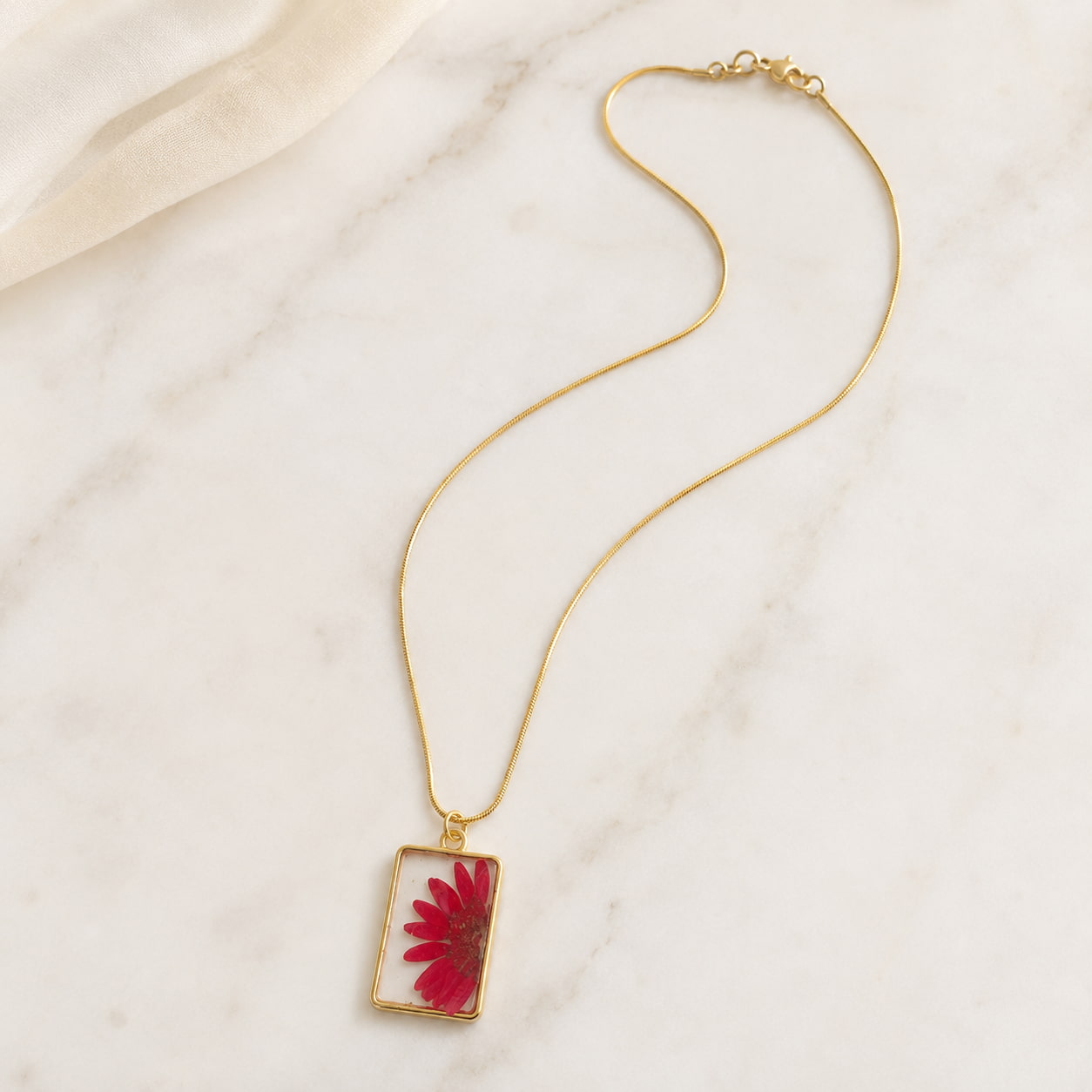 Gold Flower Pendant Necklace