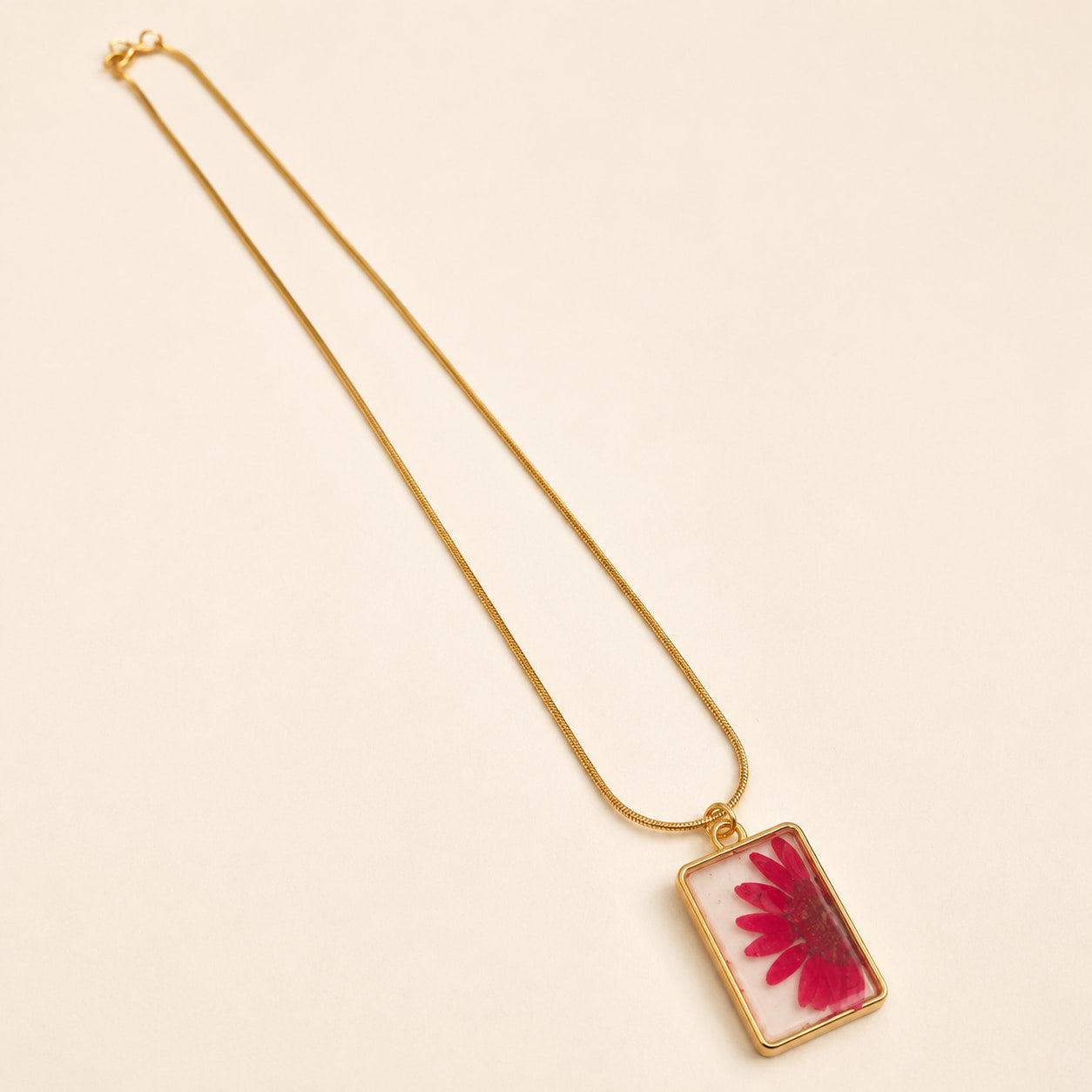 Gold Flower Pendant Necklace