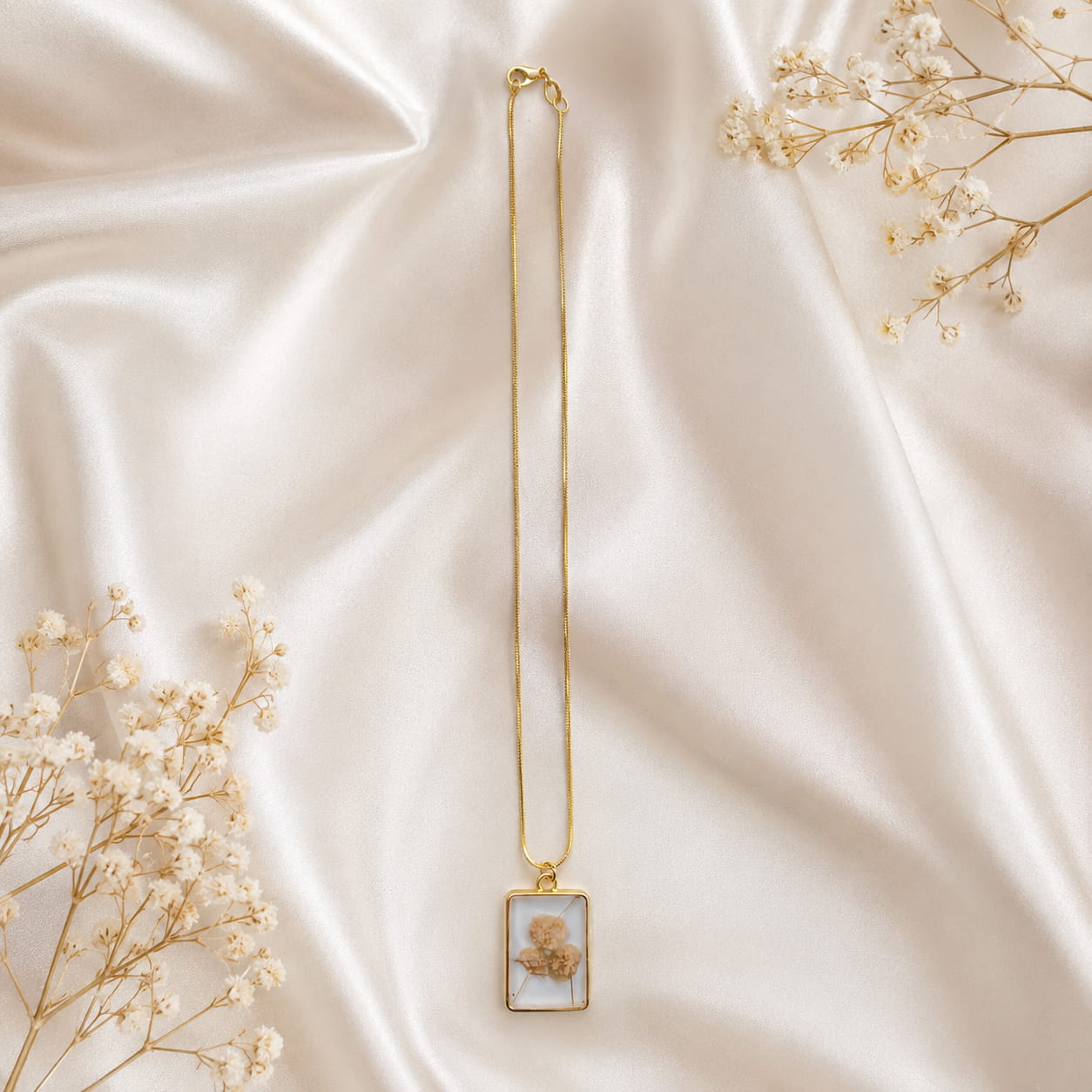 Dried Flower Pendant Necklace